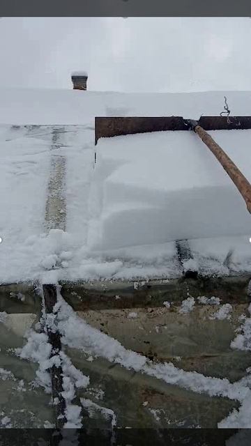 Как очистиь снег с парника