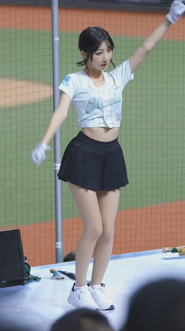 Все азиатки такие миниатюрные? смотреть онлайн