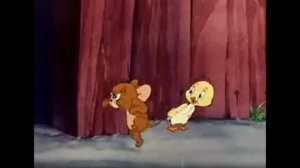 Том и Джерри отрывок Том вместо дудки получил взрывчатку.