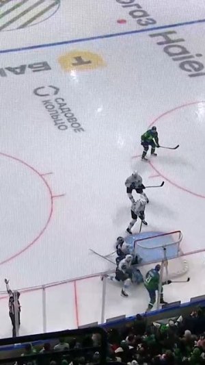 НЕВЕРОЯТНЫЙ 🤯 гол 💯 #КХЛ