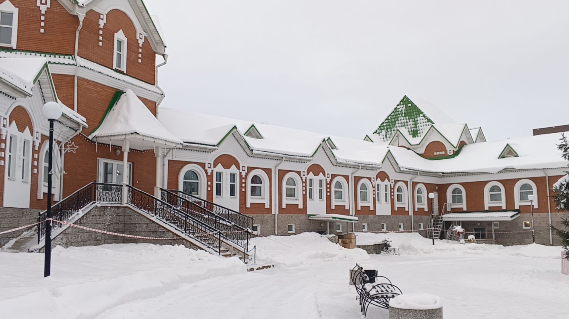 Моя поездка в Клин. Часть 1. Иду от вокзала до фабрики елочных игрушек. Дом музей Аркадия Гайдара. смотреть онлайн