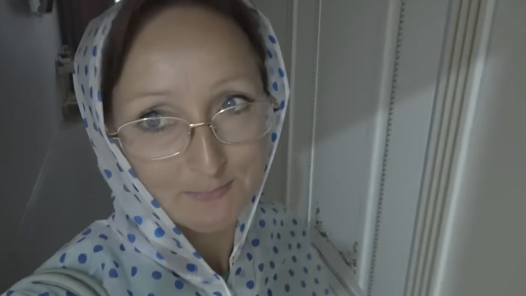 21 сентября 2022 год. Сочи. Купаюсь в дождь. Экскурсия на дачу Сталина. На горе Ахун во время грозы. смотреть онлайн