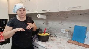 Салаты доели. Готовим обед. Ух и снега у нас. Жизнь в деревне