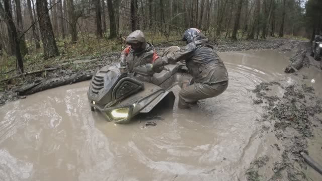 ОТЛИЧНАЯ ПОКАТУШКА НА КВАДРОЦИКЛАХ. CFMOTO 1000 смотреть онлайн