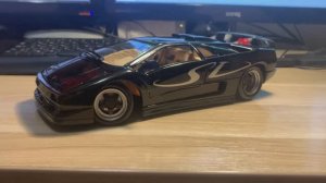 Обзор модели Lamborghini Diablo SV в масштабе 1/18 от Maisto