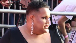 ЛГБТ-блогера* Игоря Синяка ограбили в Париже