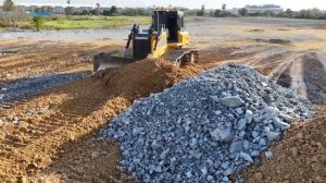 Неожиданно!! На свалке идеально использовать бульдозер shantui, который раздвигает почву и расчищает