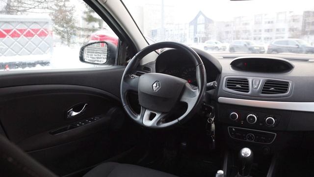 Renault Mégane смотреть онлайн