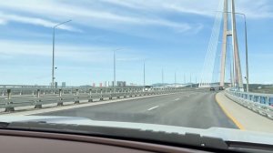 Въезд на мост Русский