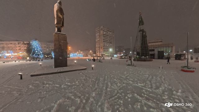 В Луганске сильная метель, мокрый снег! 04.01.2026 смотреть онлайн