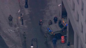 Появились первые кадры с Николасом Мадуро у здания суда в Нью-Йорке.