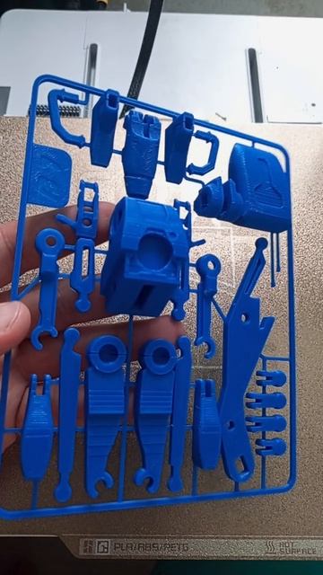 Набор для самостоятельной сборки дройда B1 из STAR WARS смотреть онлайн