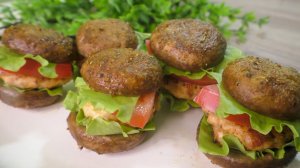Шампиньоны не фарширую! Просто готовлю закусочные бургеры с куриной грудкой!