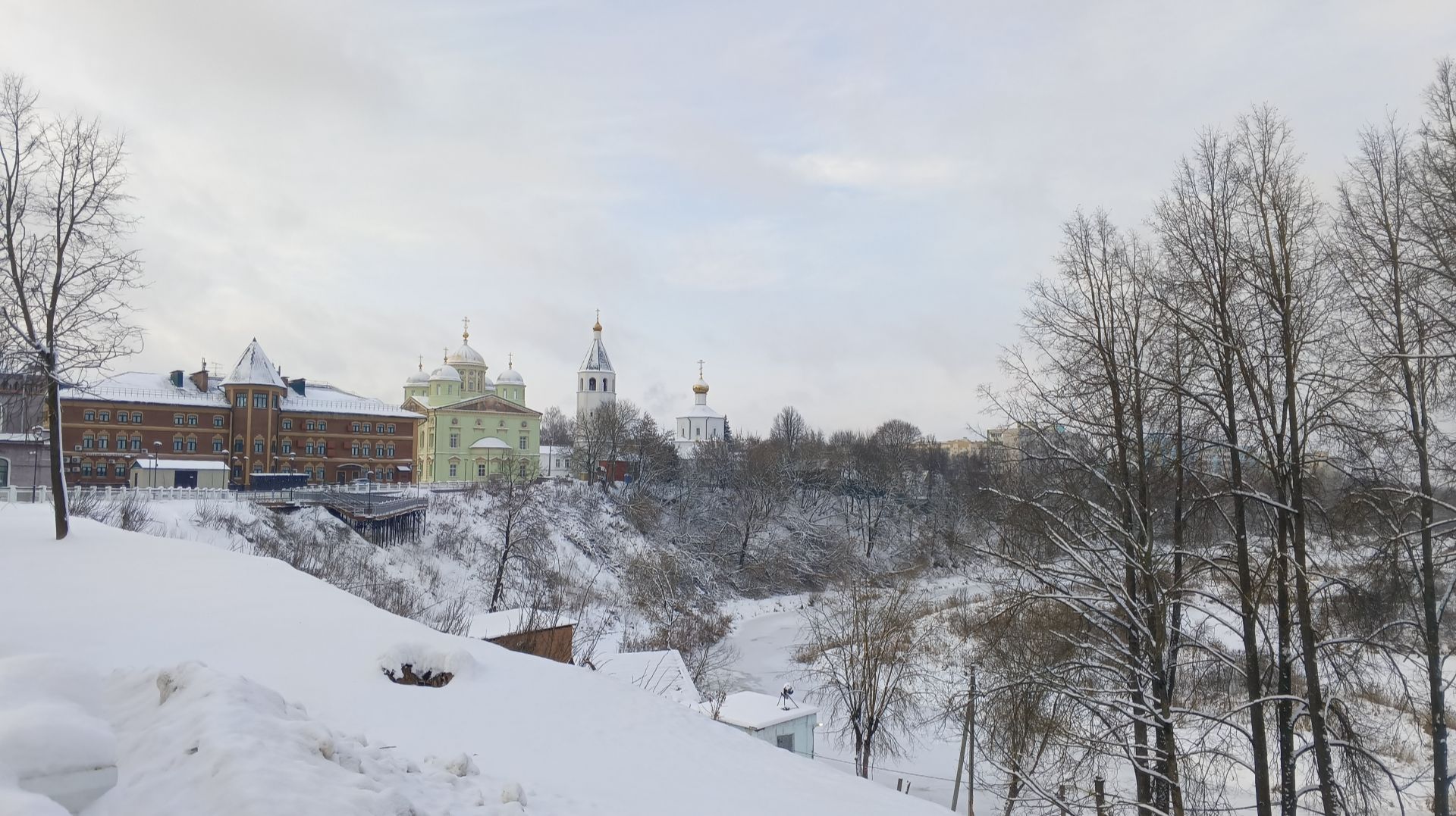 Моя поездка в Клин. Часть 2. Прогулка по центру города. Торговые ряды без Дуняши, храмы, памятники. смотреть онлайн