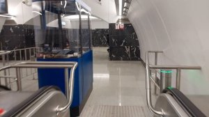 Переход между станциями «Кировский завод» и «Путиловская» Красносельско-Калининской линии метро
