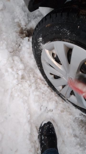 Как обтряхнуть щетку возле авто смотреть онлайн