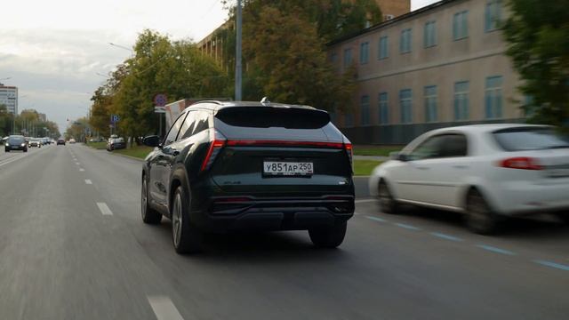 НОВЫЙ ДЖИЛИ АТЛАС ПРОТИВ СТАРОГО - Какой лучше для такси? - Geely Atlas 2023 vs 2025 смотреть онлайн