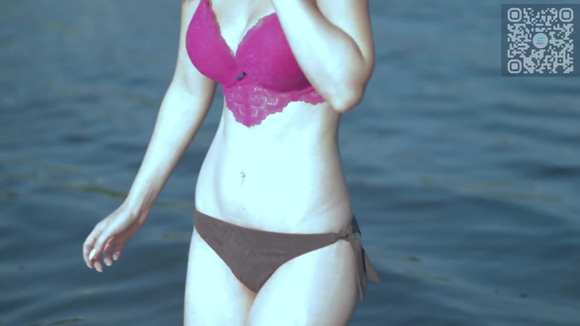 Девушка в воде.Эротика смотреть онлайн