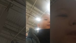 часть 2 Ваня случайно включил телефон