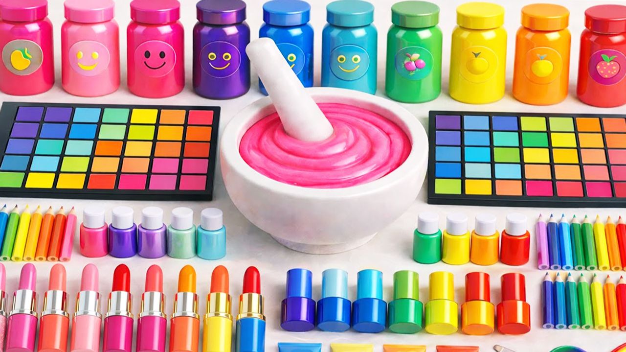 Мультики для детей. Слайм для девочек из яркой косметики. Смотреть онлайн мультики малышам смотреть онлайн