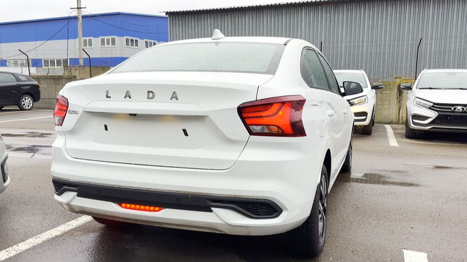 2025 LADA ISKRA СЕДАН TECHNO. ОБЗОР МАКСИМАЛКИ. смотреть онлайн