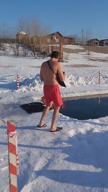 Новогодний концерт на морозе в одних шортах 2026 г.Январь 