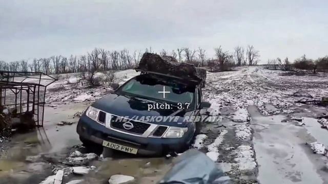 Удар FPV-дроном по пикапу Всу 💥🇷🇺👊 смотреть онлайн