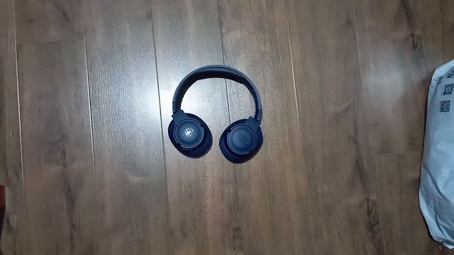 рекламирую наушники JBL смотреть онлайн