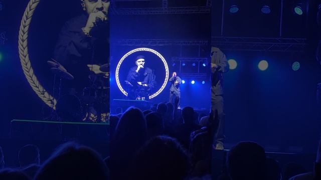 25/17 - Остаться смотреть онлайн