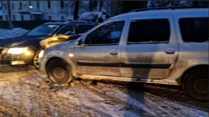 ДТП. Водятел выскочил прямо под нас. Снова лишняя суета и убытки.