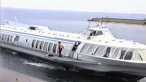 "Метеор-34" рейсом Кременчуг - Херсон заходит в акваторию нашего речпорта "Никополь"