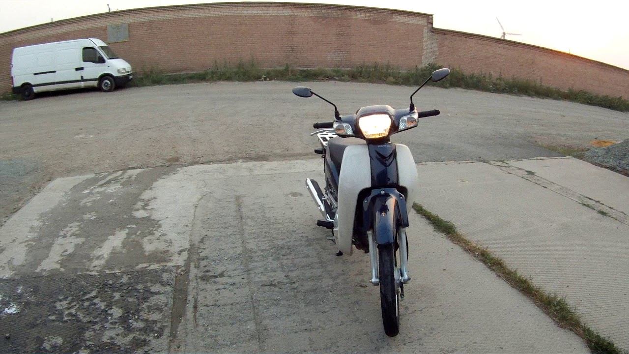 Скутер Honda Super Cub 50 AA04 4T PGM-FI смотреть онлайн