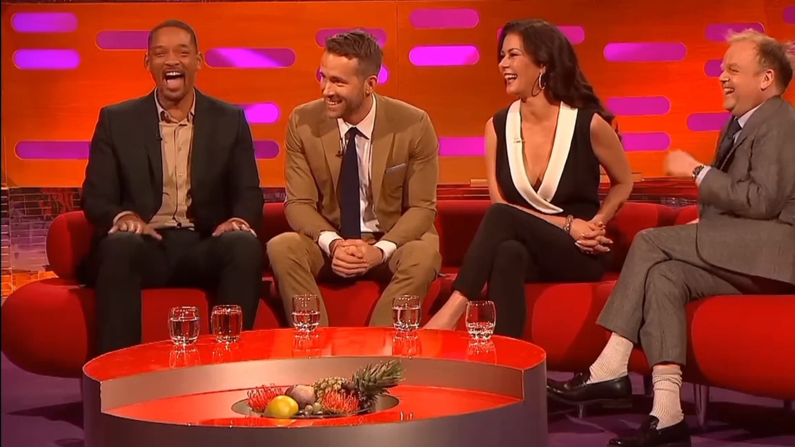 Райан Рейнольдс и Кэтрин Зета-Джонс дают странные советы по свиданиям — шоу Грэма Нортона смотреть онлайн