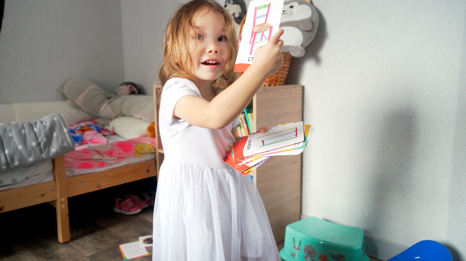 Алиса учит папу смотреть онлайн