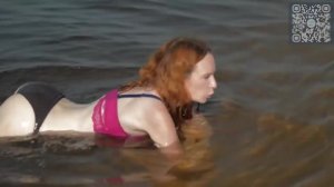 Девушка на пляже. Эротика.