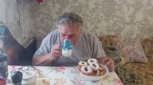 Жизнь в деревне: Испекла пончиков, прогулялись с внуком, дела домашние