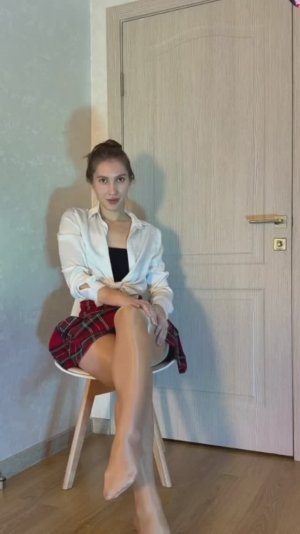 Stilistica Daily: биография и википедия о моделях в туфлях на высоких каблуках и в нейлоновых