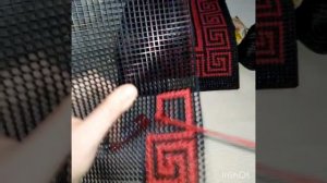 МК-1 часть сумочки на канве полипропиленовым шнуром для макраме.Вышивание на пластиковой канве