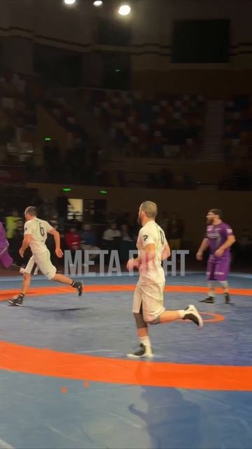 Как Ислам Махачев играет в рестбол смотреть онлайн