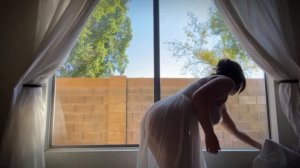 1000010743.mp4. " в городе пусто , в городе просто жара...