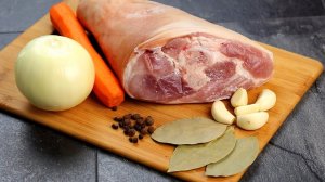 Свиная рулька в пиве. Простой рецепт. Тает во рту.