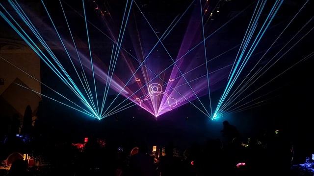 Лазерное шоу на открытии новогоднего корпоратива компании Ideco смотреть онлайн