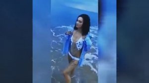 Ольга Бузова танцует в купальнике