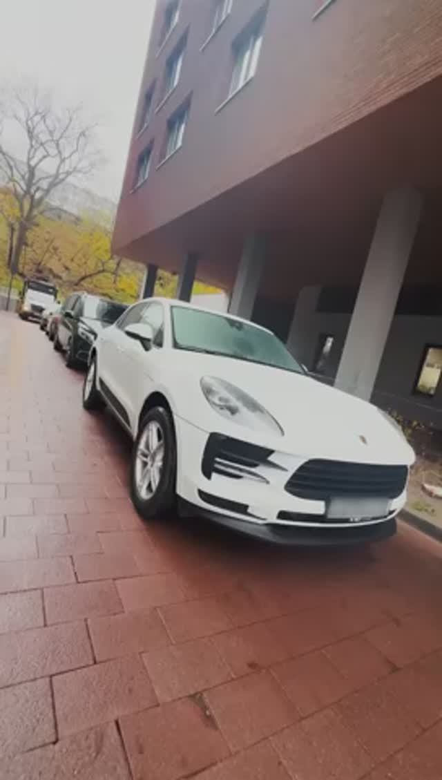 Гаянэ приобрела у нас белоснежный Porsche Macan. NETCARS