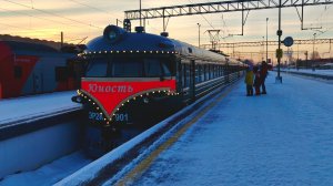 Прибытие Ретропоезда ЭР2К 901"Юность" и ЭТ2М 138 под посадку. Балтийский вокзал