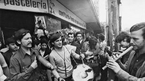 1975 Simón Bolívar