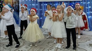 Новогодний утренник в старшей группе "Радуга".