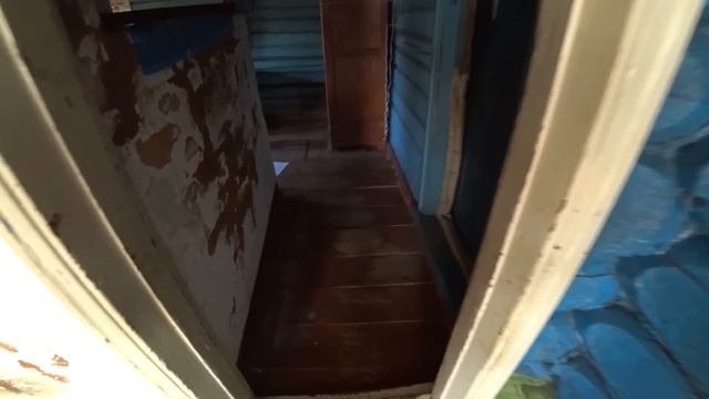 ТУТ КТО ТО ЖИВЁТ! ЛУЧШЕ Б НЕ ЗАХОДИЛ В ДОМ. ЧТО УВИДЕЛ НАХОДКИ СТАРИНЫ. ЗАБРОШЕННАЯ ДЕРЕВНЯ В ЛЕСУ.