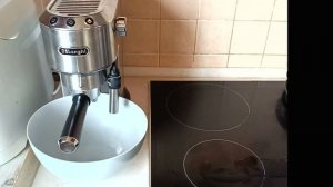 Декальцинація Delonghi EC 685 M Dedica