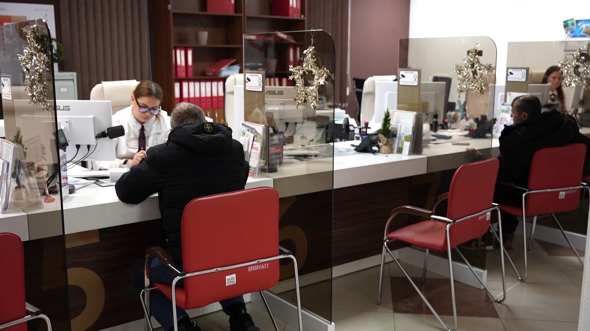 Безопасная покупка недвижимости: новая услуга сопровождения сделок в МФЦ Лангепаса смотреть онлайн